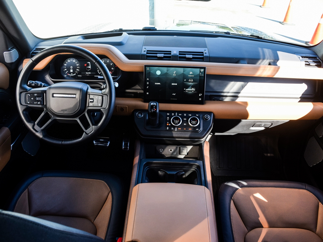 2023 Land Rover Defender 130 X, Toronto, Cash