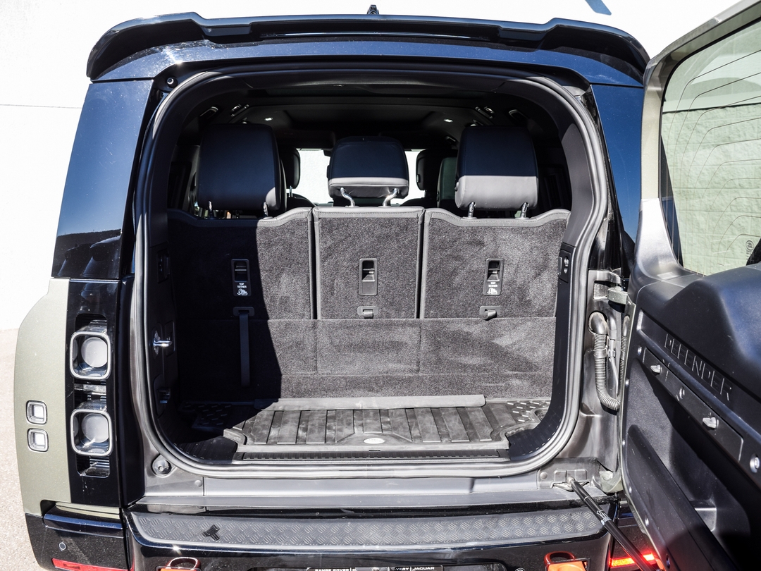 2023 Land Rover Defender 130 X, Toronto, Cash