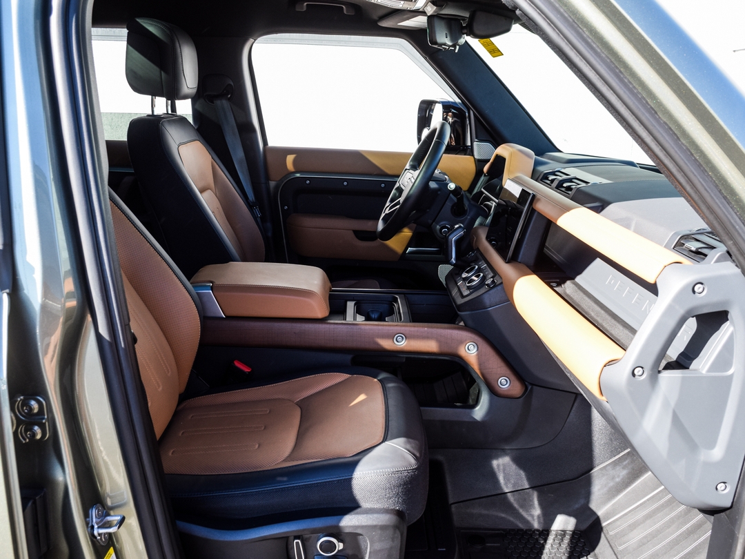 2023 Land Rover Defender 130 X, Toronto, Cash