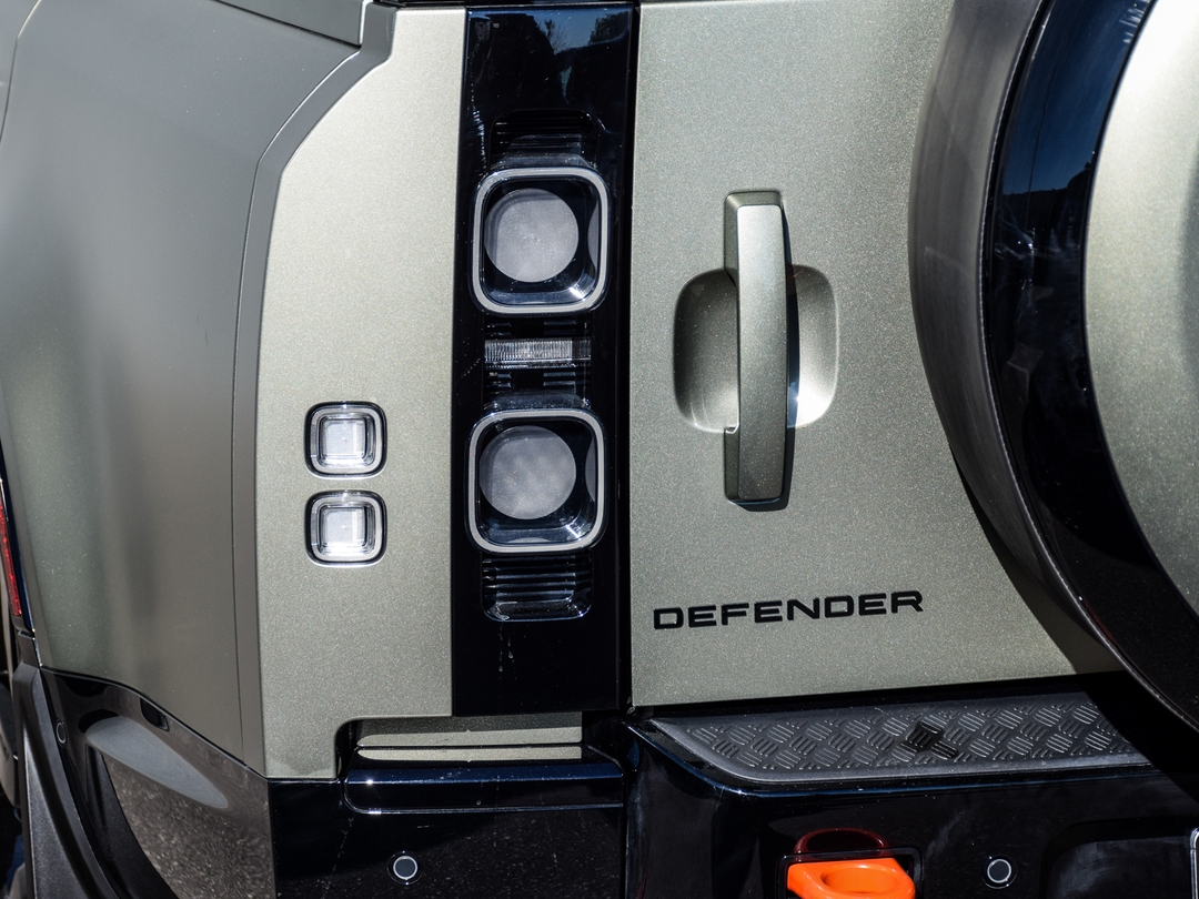 2023 Land Rover Defender 130 X, Toronto, Cash