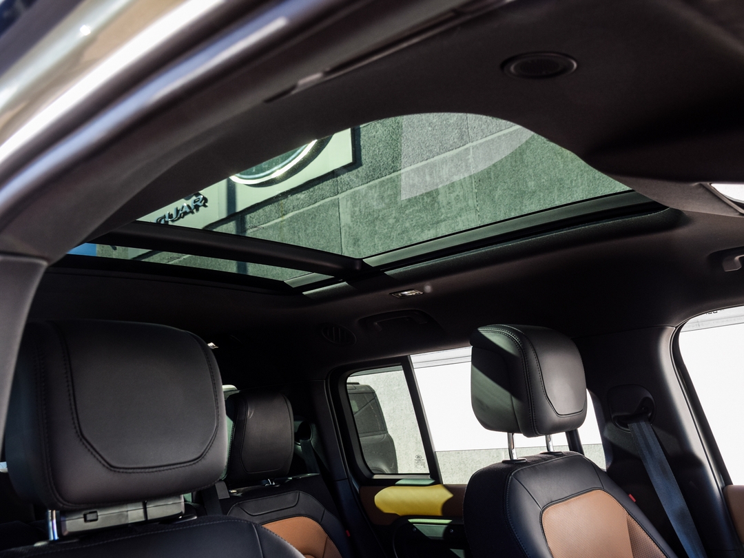 2023 Land Rover Defender 130 X, Toronto, Cash
