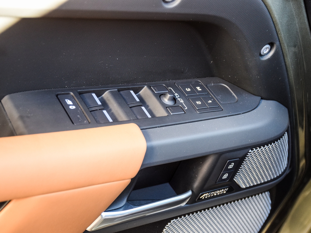 2023 Land Rover Defender 130 X, Toronto, Cash