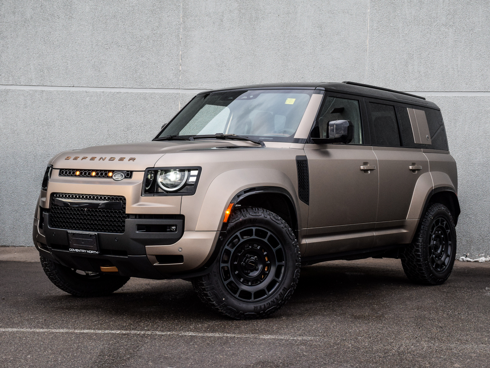 2026 Land Rover Defender 110 P635 OCTA AWD