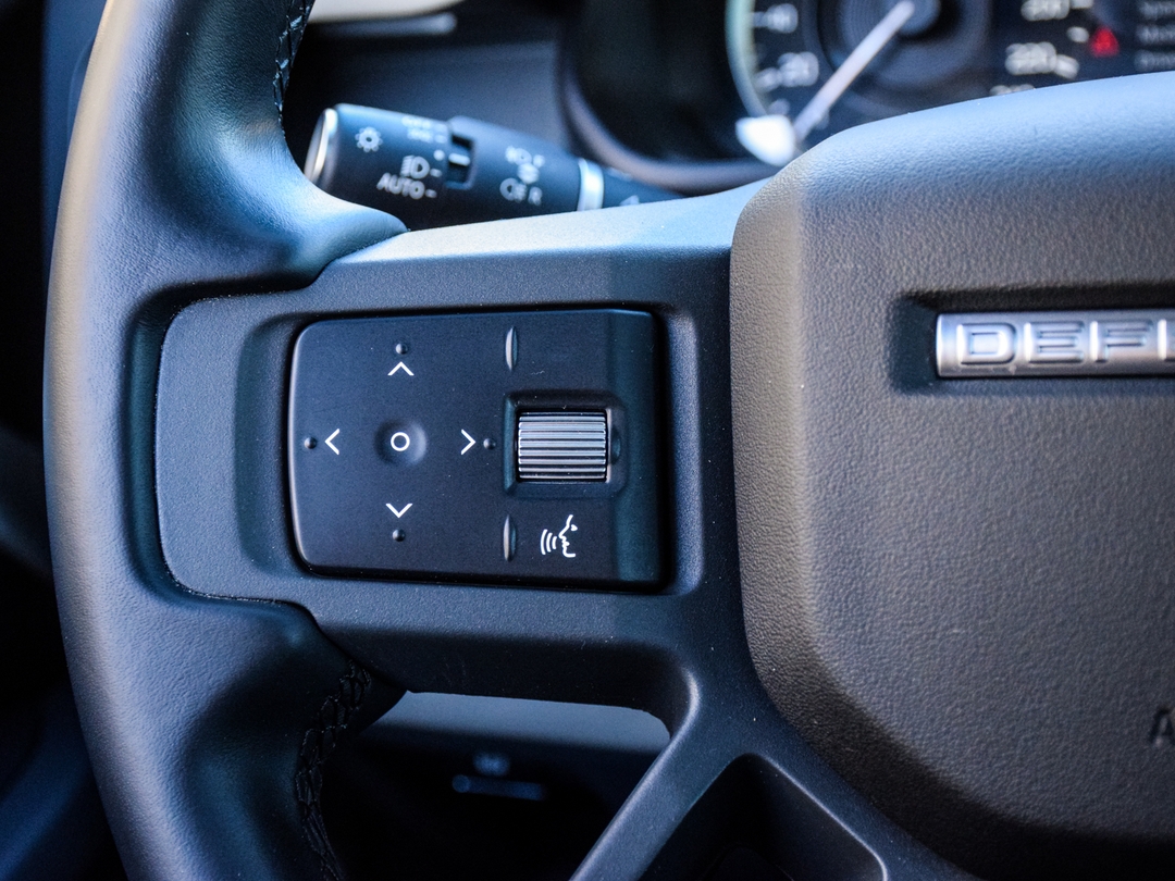 2023 Land Rover Defender 90 X-Dynamic SE, Toronto, Cash