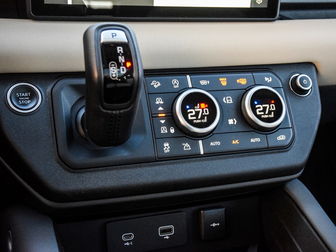 2023 Land Rover Defender 90 X-Dynamic SE, Toronto, Cash