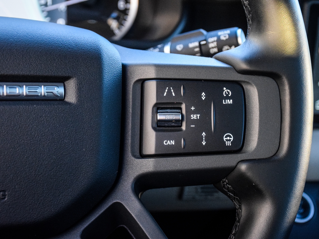 2023 Land Rover Defender 90 X-Dynamic SE, Toronto, Cash