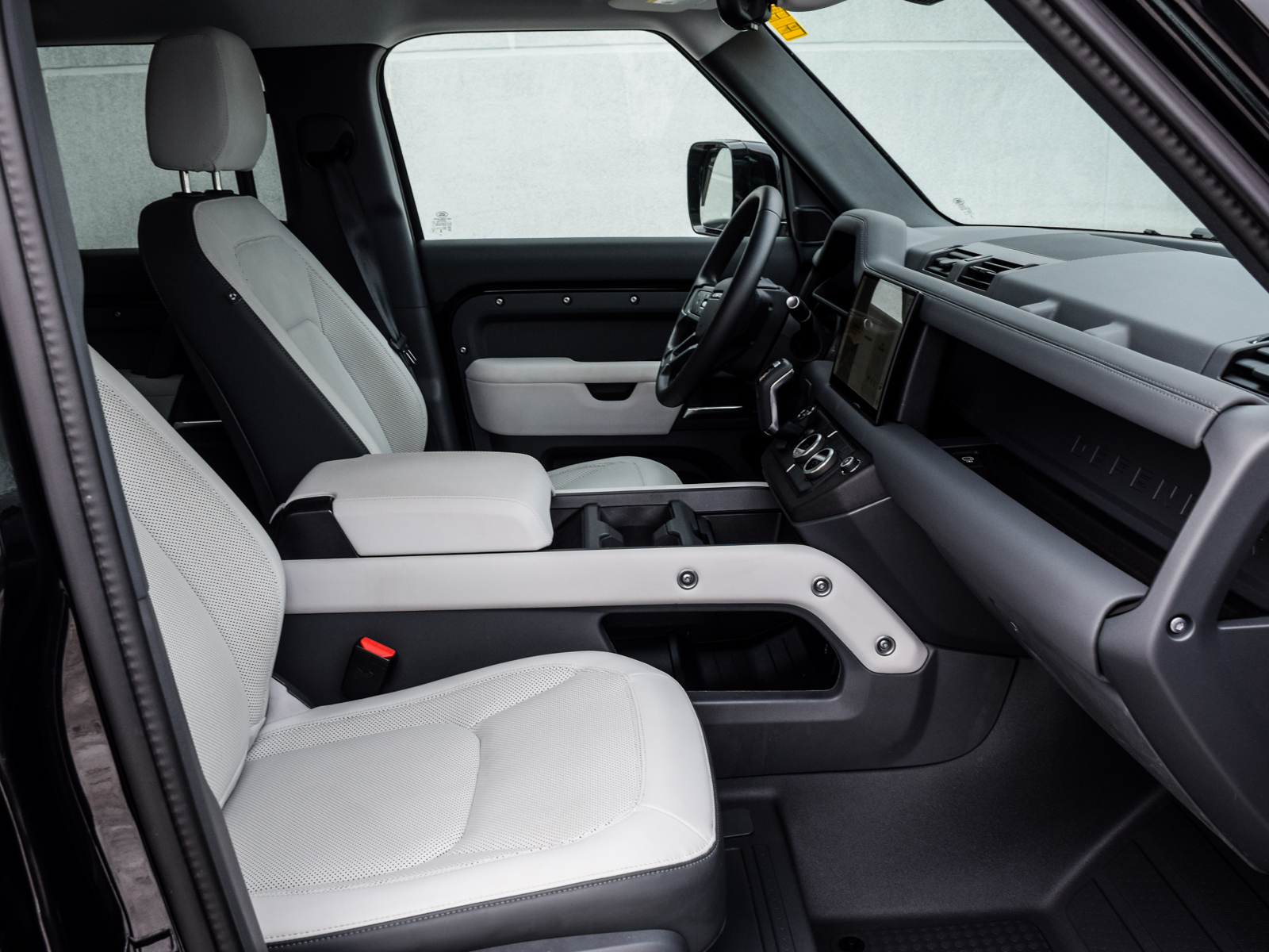 2025 Land Rover Defender 110 P400 X-Dynamic SE, Toronto, Cash