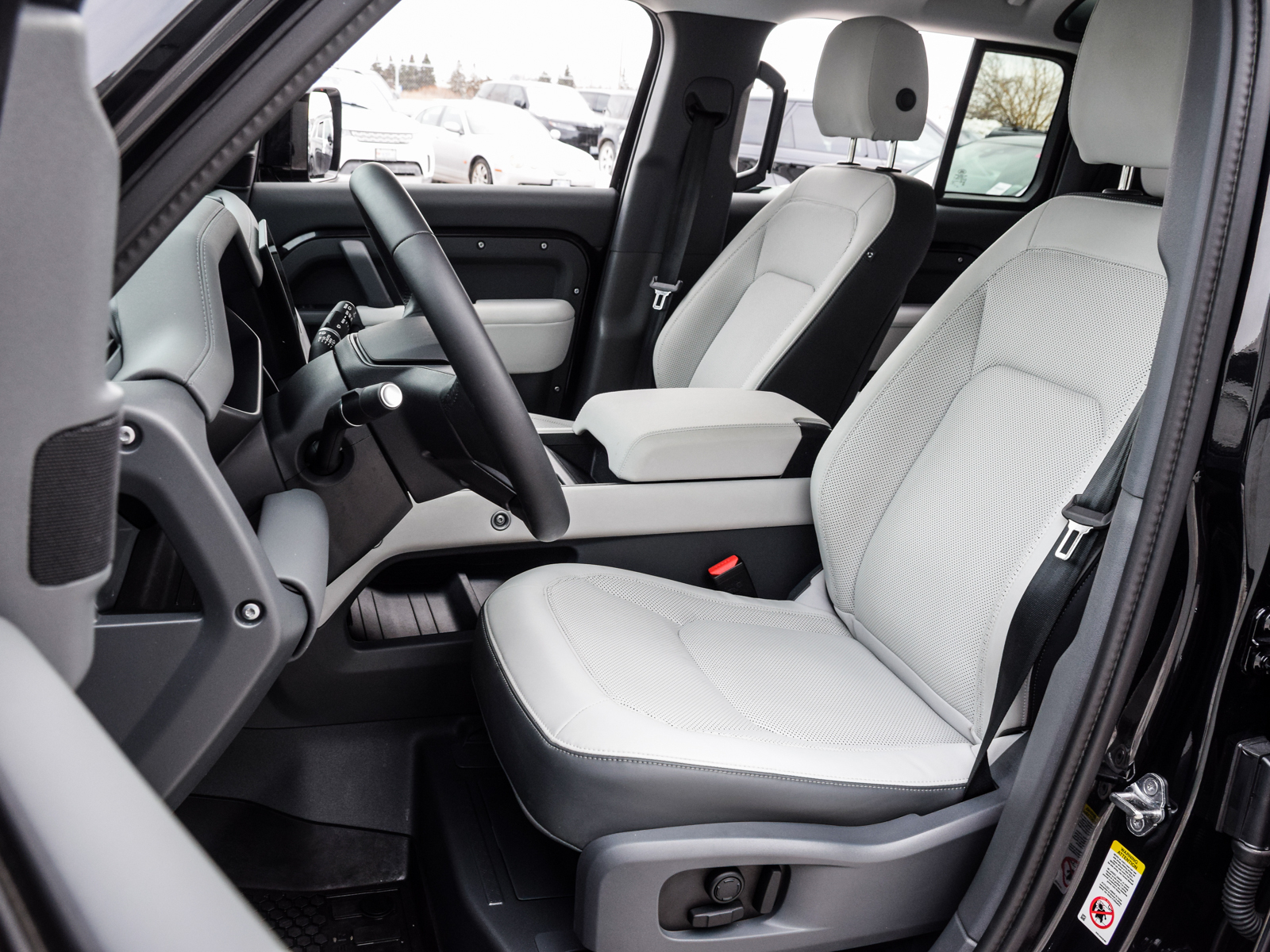 2025 Land Rover Defender 110 P400 X-Dynamic SE, Toronto, Cash