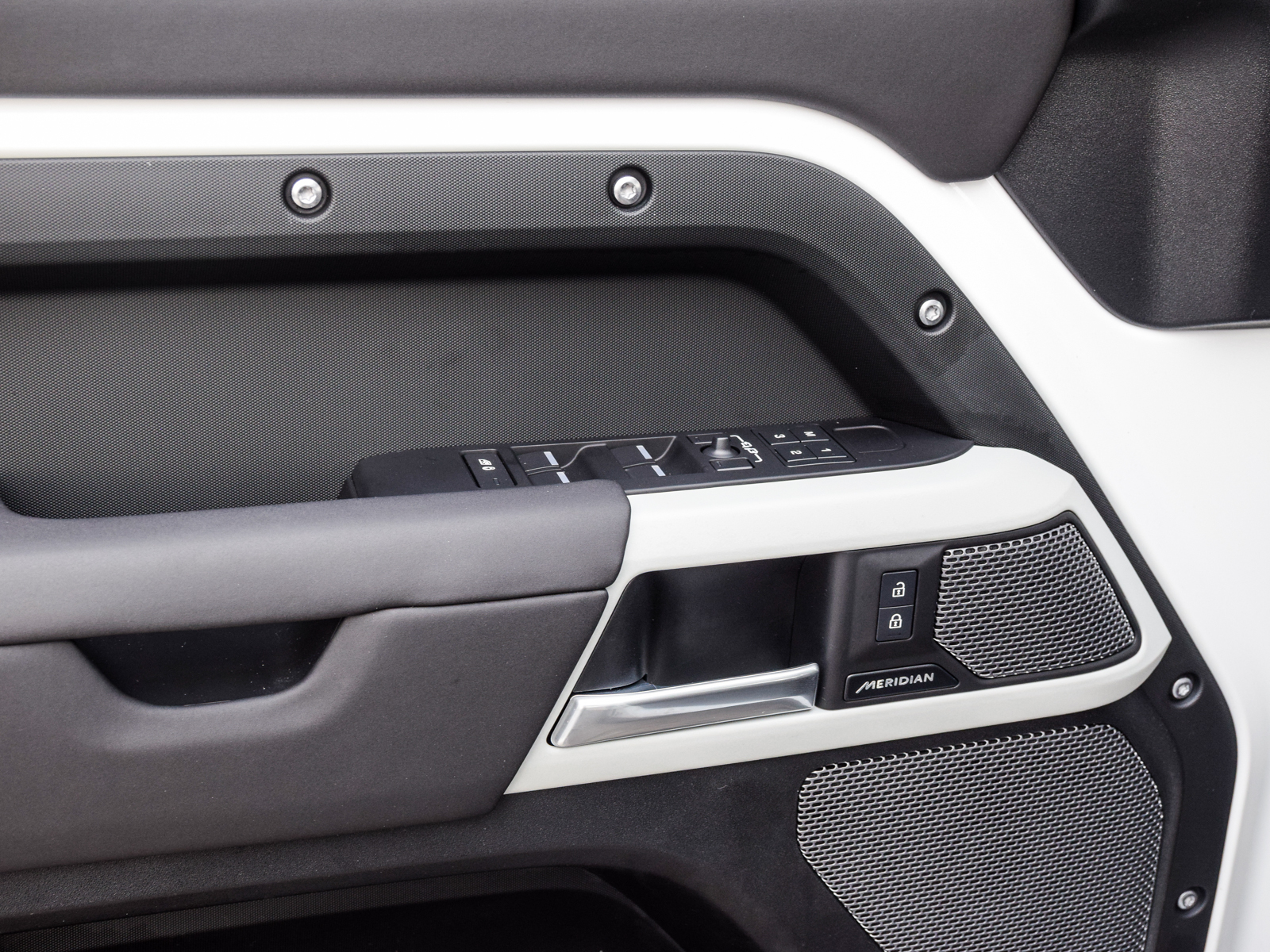 2024 Land Rover Defender 110 P300 S, 多伦多, 全款车