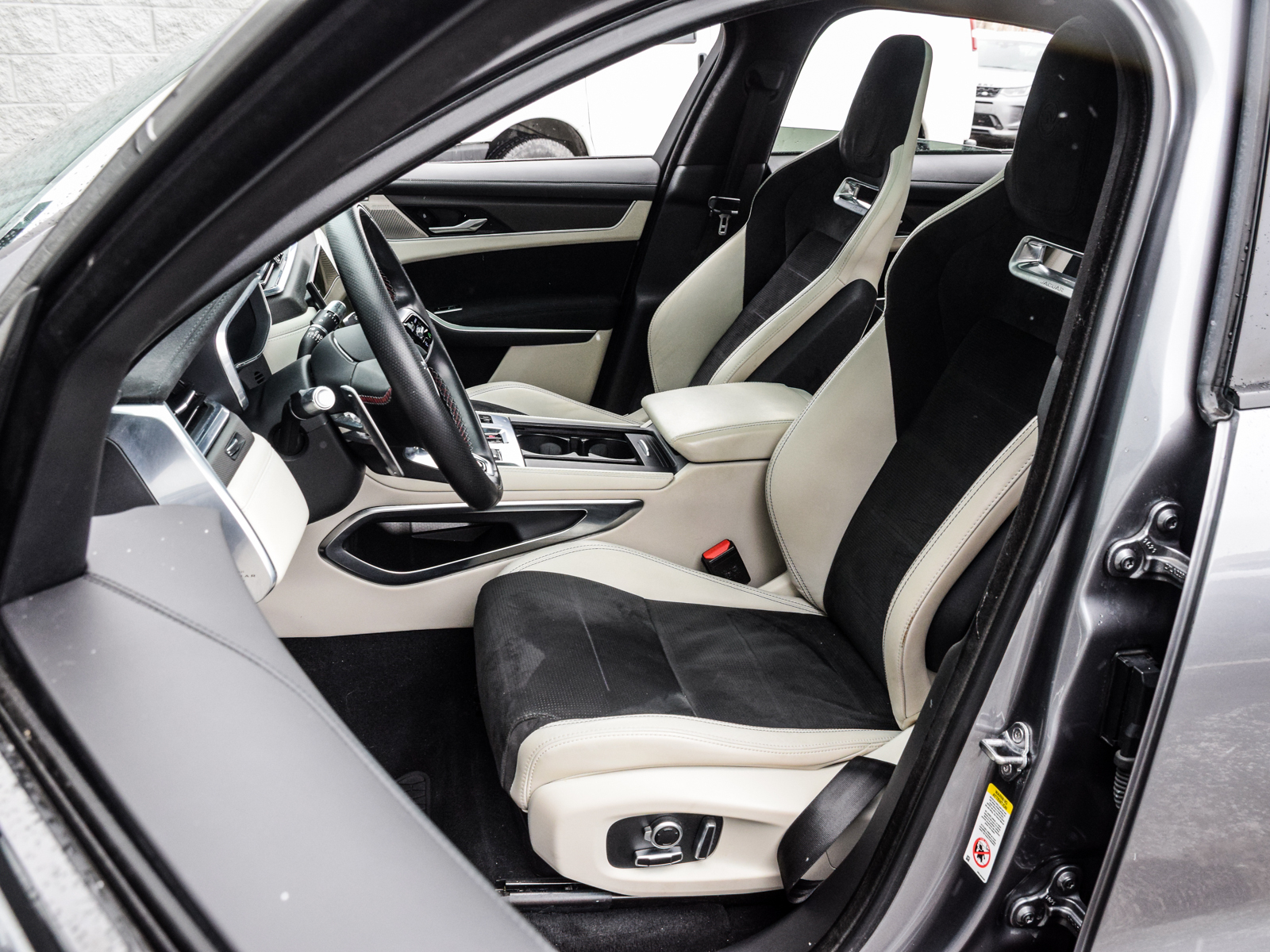 2022 Jaguar F-PACE P550 SVR, 多伦多, 全款车