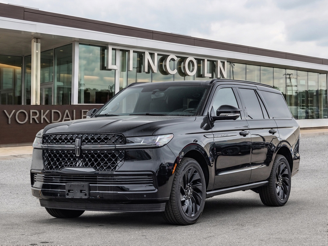 Infinite Black Metallic Clearcoat 2026 Lincoln Navigator SUV / Crossover Four-Wheel Drive Automatic
