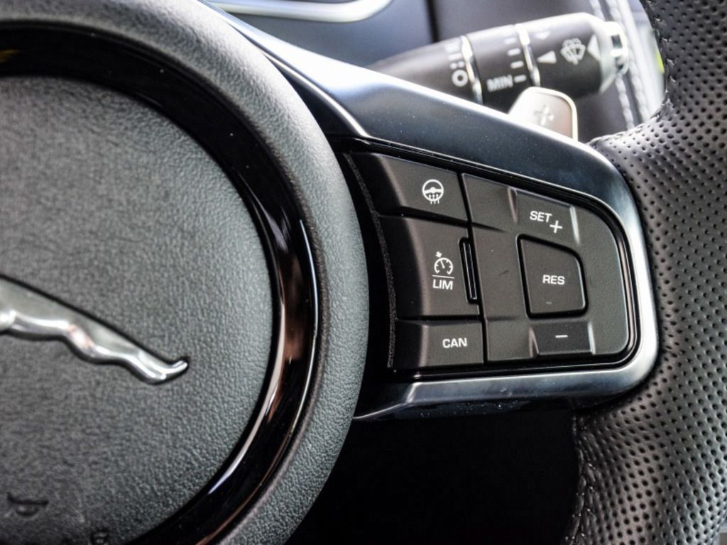 2023 Jaguar F-TYPE P575 R, Toronto, Cash