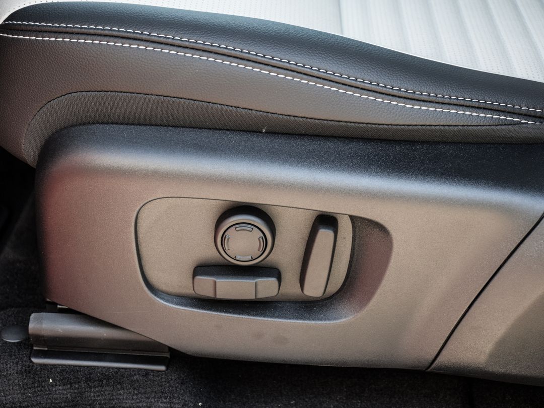 2024 Land Rover Discovery Sport Dynamic SE 4WD, Toronto, Cash