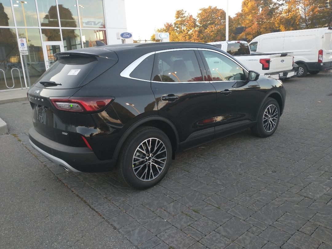 new 2025 Ford Escape car, priced at $46,494