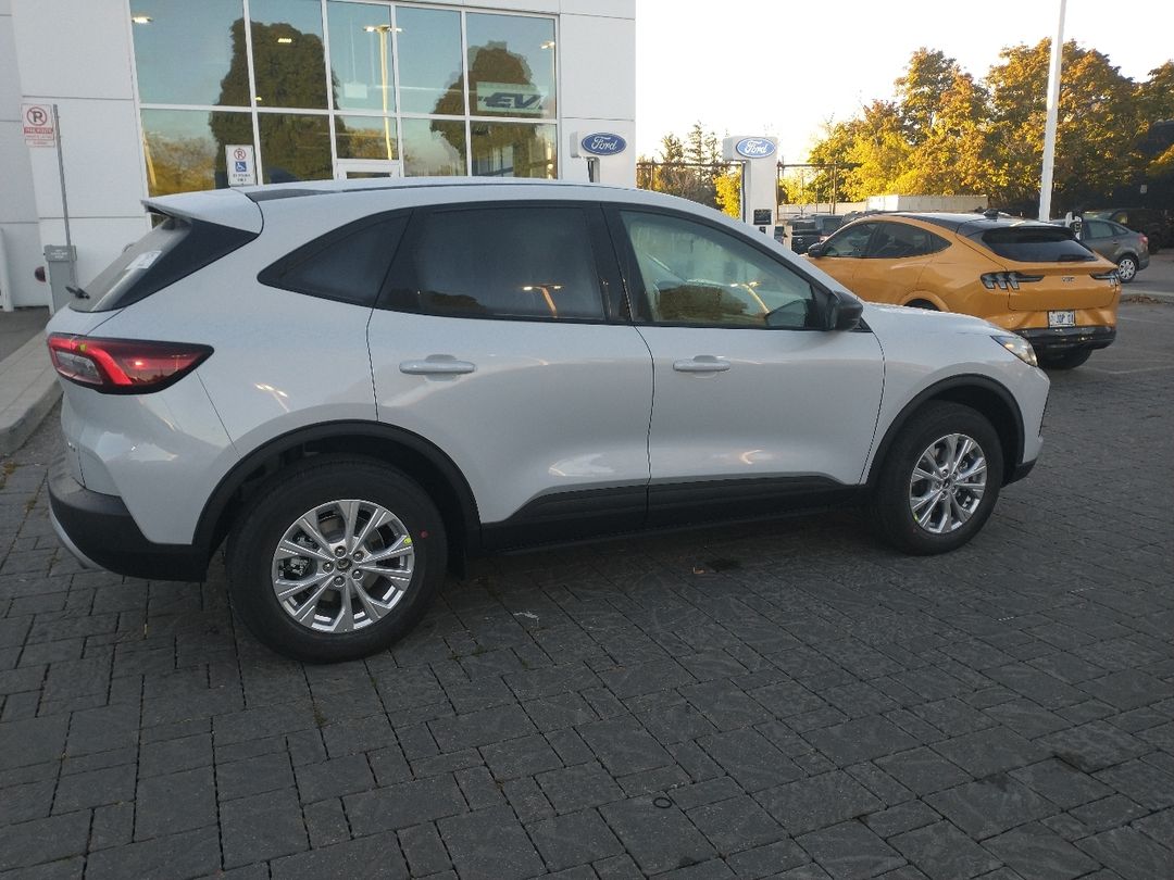 new 2025 Ford Escape car, priced at $39,244