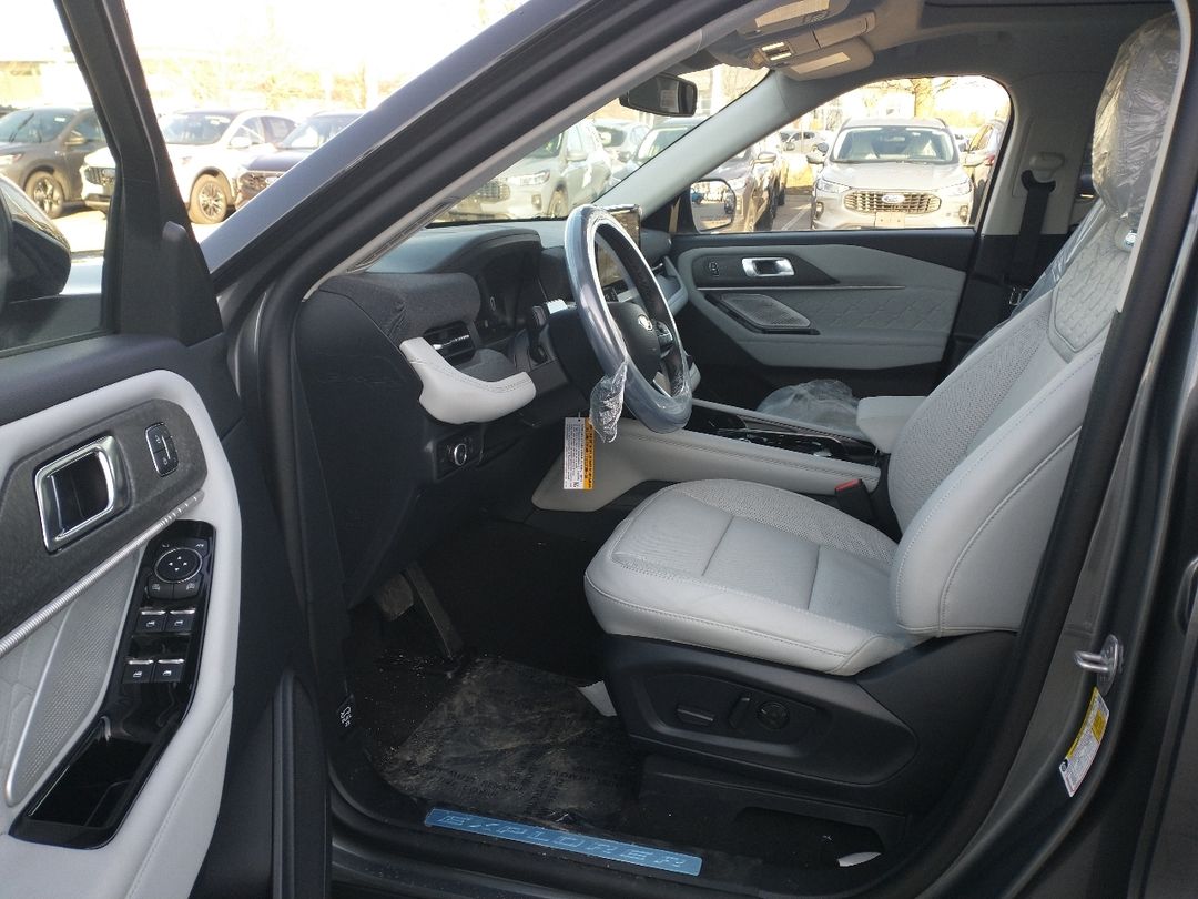 new 2025 Ford Explorer car, priced at $65,830