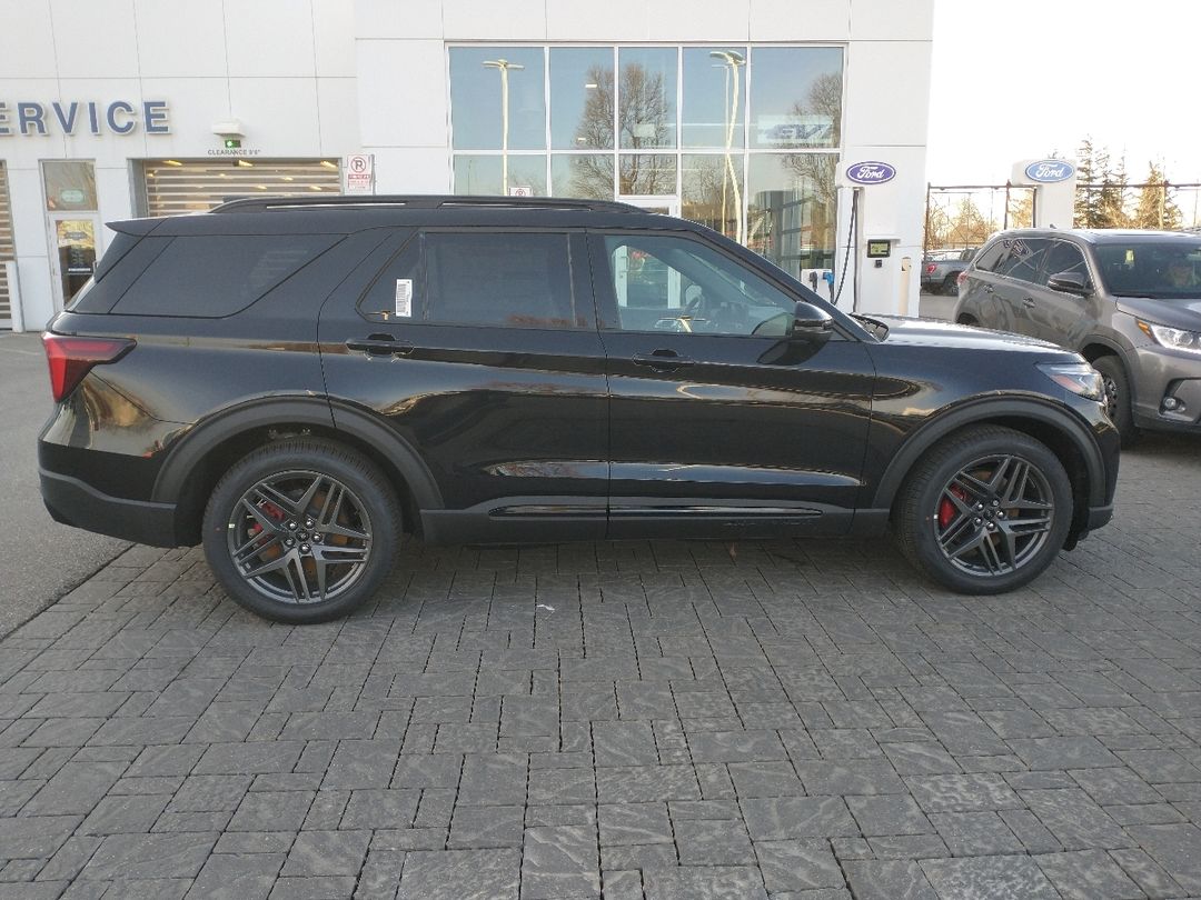 new 2025 Ford Explorer car, priced at $71,980