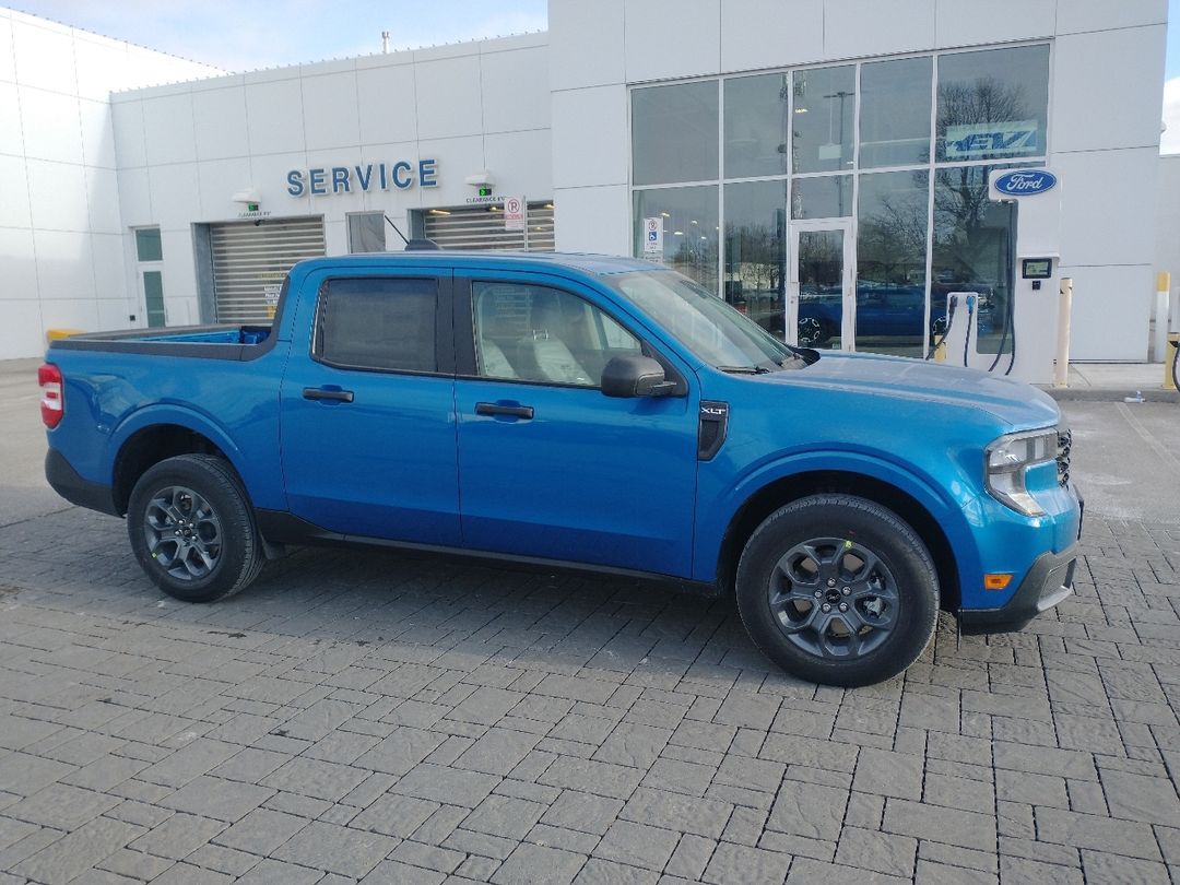 new 2025 Ford Maverick car, priced at $39,295