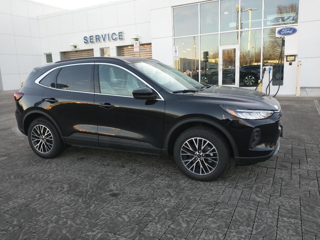 new 2025 Ford Escape car, priced at $39,594