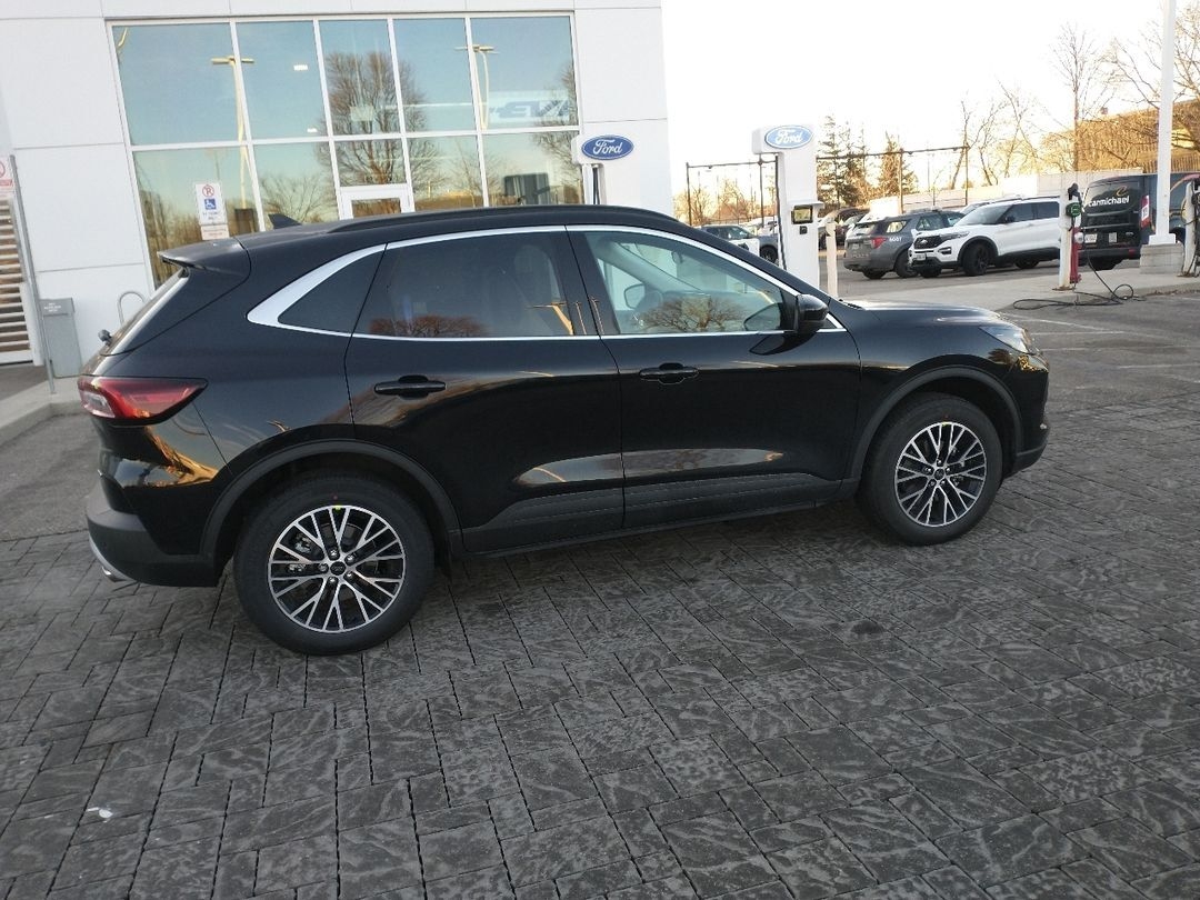 new 2025 Ford Escape car, priced at $39,594