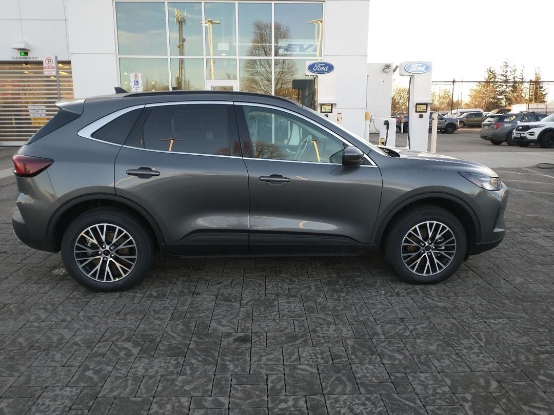 new 2025 Ford Escape car, priced at $39,794