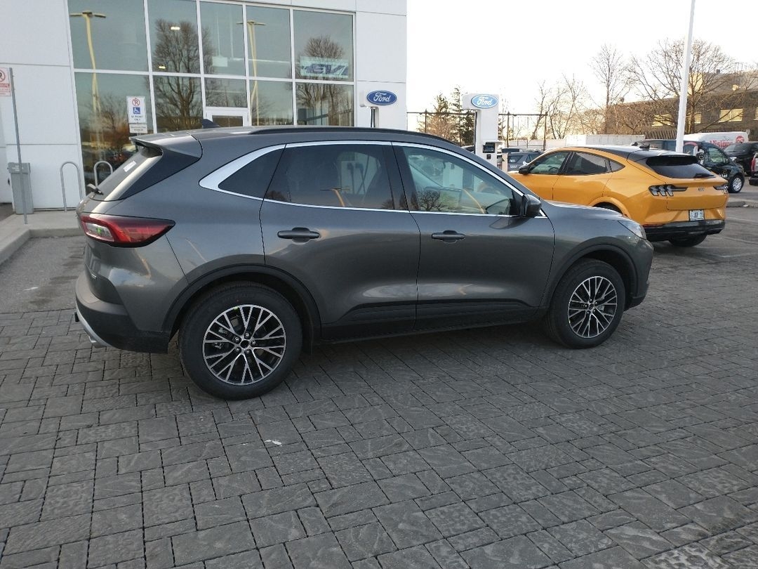 new 2025 Ford Escape car, priced at $40,408
