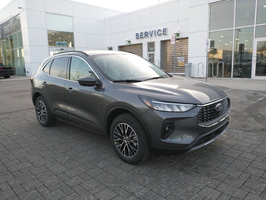 new 2025 Ford Escape car, priced at $40,408