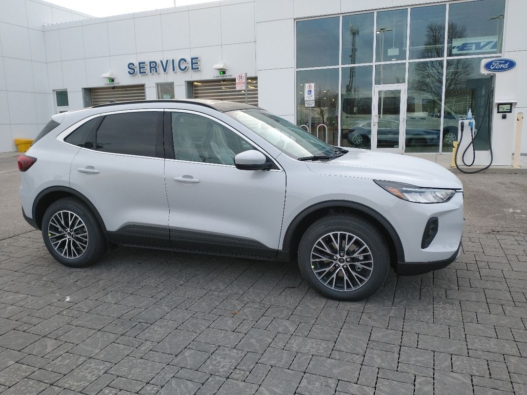 new 2025 Ford Escape car, priced at $42,036