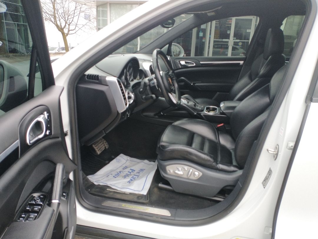 used 2017 Porsche Cayenne car, priced at $29,998