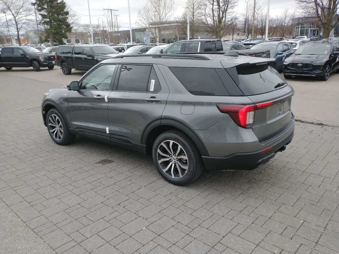 new 2025 Ford Explorer car, priced at $61,115