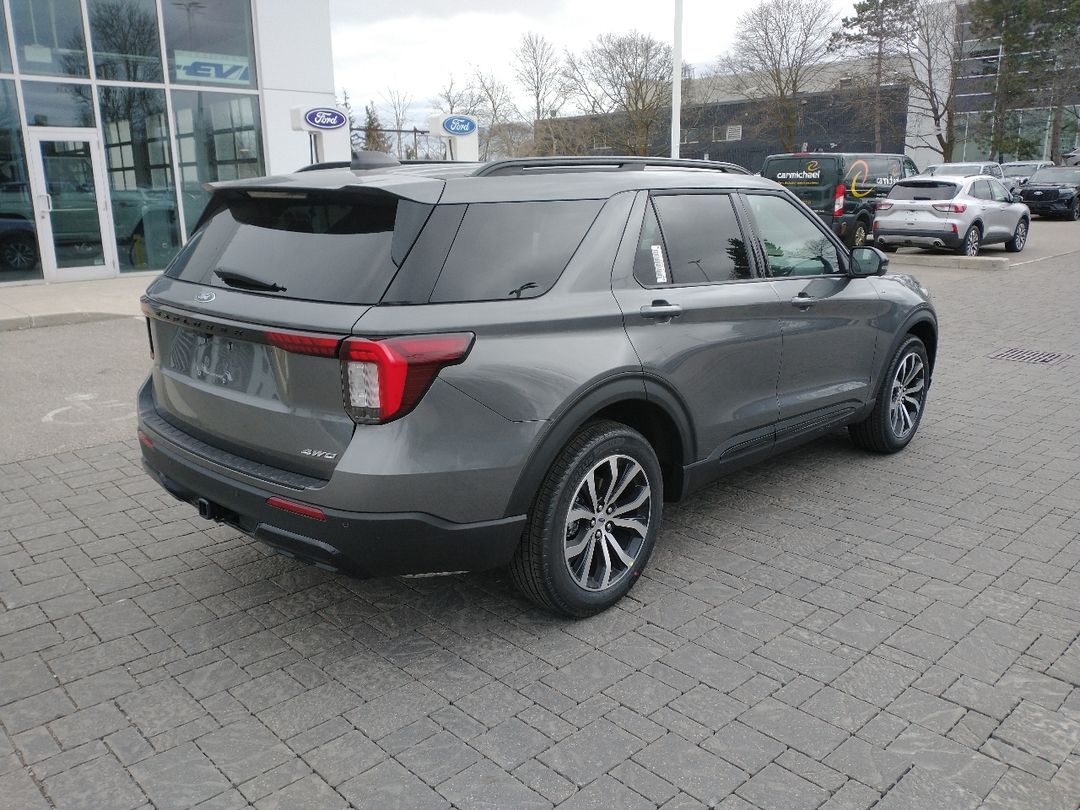 new 2025 Ford Explorer car, priced at $61,115