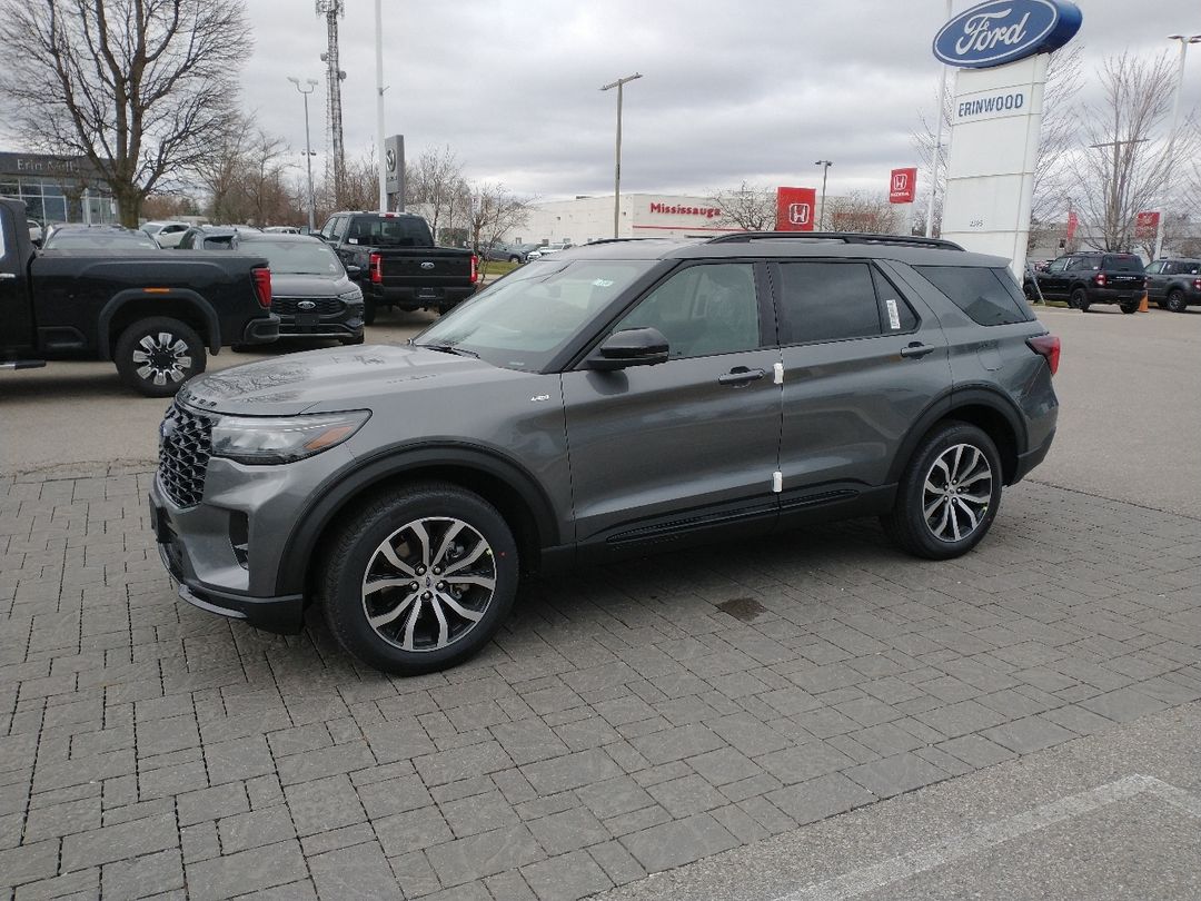 new 2025 Ford Explorer car, priced at $61,115