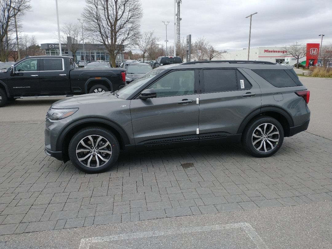 new 2025 Ford Explorer car, priced at $61,115