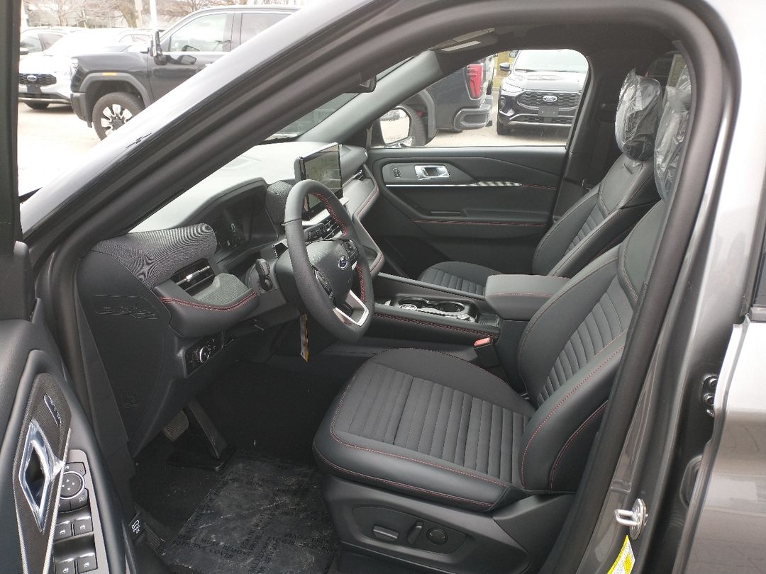 new 2025 Ford Explorer car, priced at $61,115