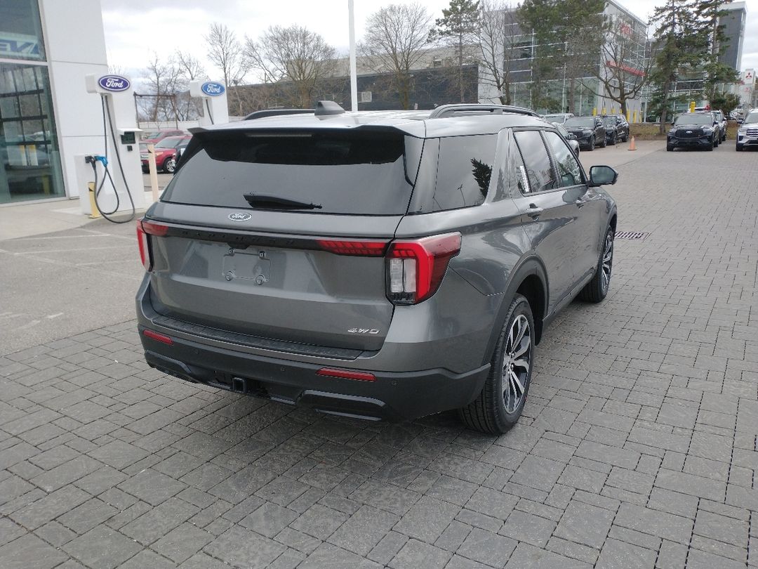 new 2025 Ford Explorer car, priced at $61,115