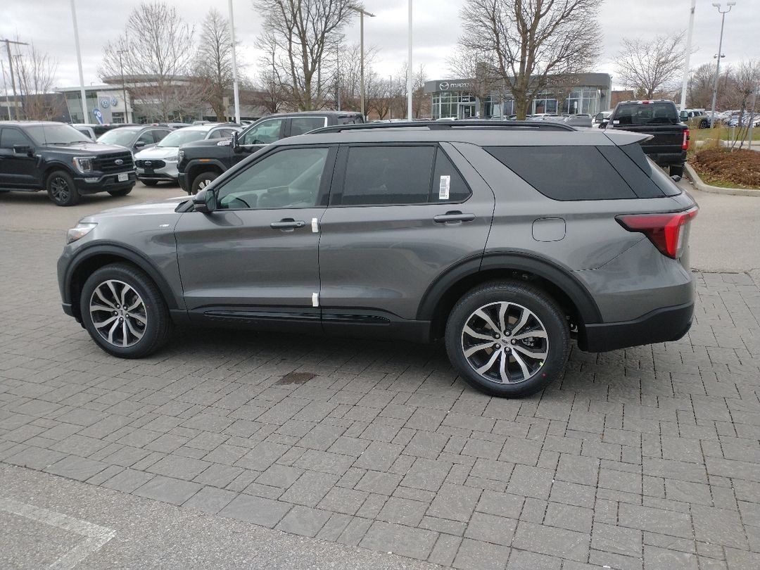 new 2025 Ford Explorer car, priced at $61,115
