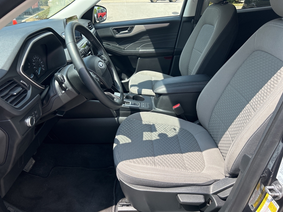 used 2022 Ford Escape car, priced at $27,998