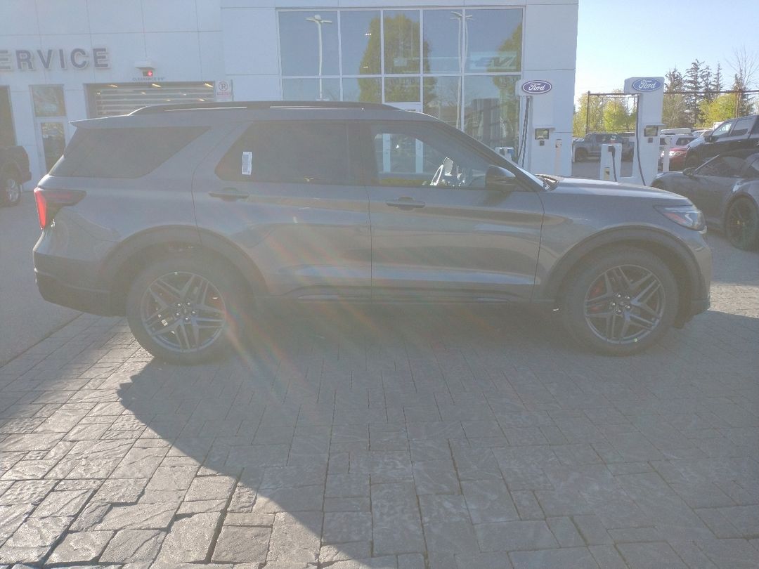 new 2025 Ford Explorer car, priced at $72,964