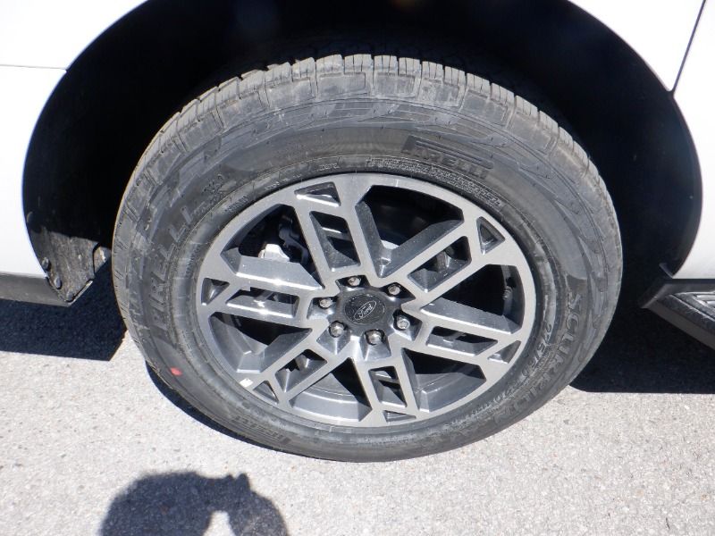 new 2025 Ford Expedition car, priced at $91,665