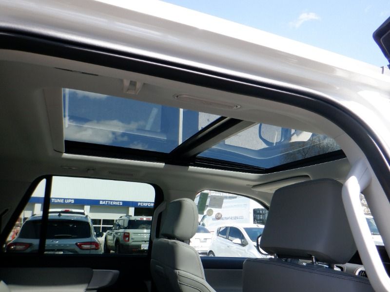 new 2025 Ford Expedition car, priced at $91,665