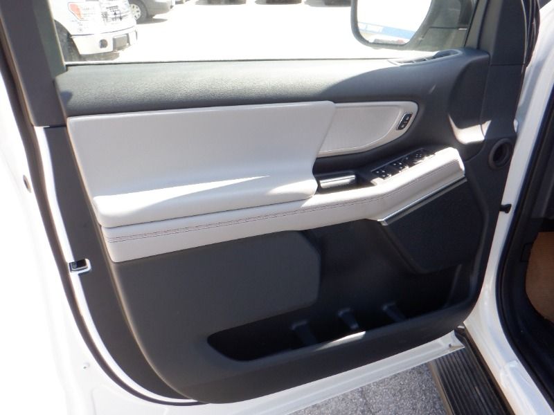 new 2025 Ford Expedition car, priced at $91,665