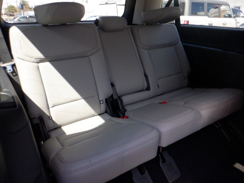 new 2025 Ford Expedition car, priced at $91,665