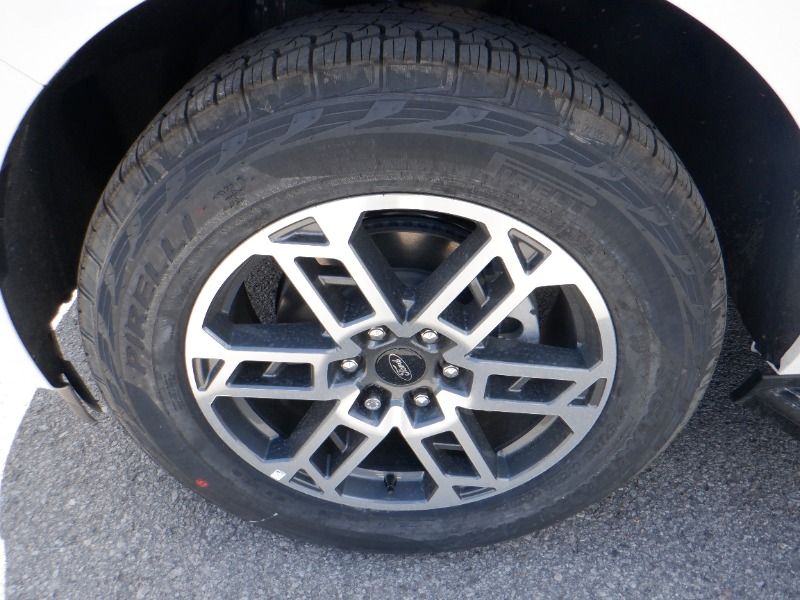 new 2025 Ford Expedition car, priced at $91,665