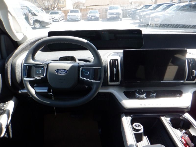 new 2025 Ford Expedition car, priced at $91,665