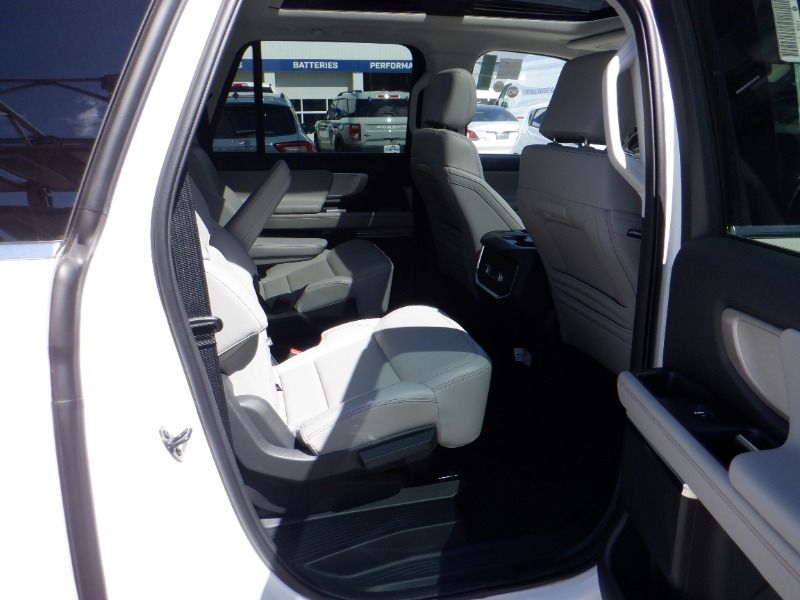 new 2025 Ford Expedition car, priced at $91,665