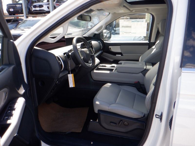 new 2025 Ford Expedition car, priced at $91,665