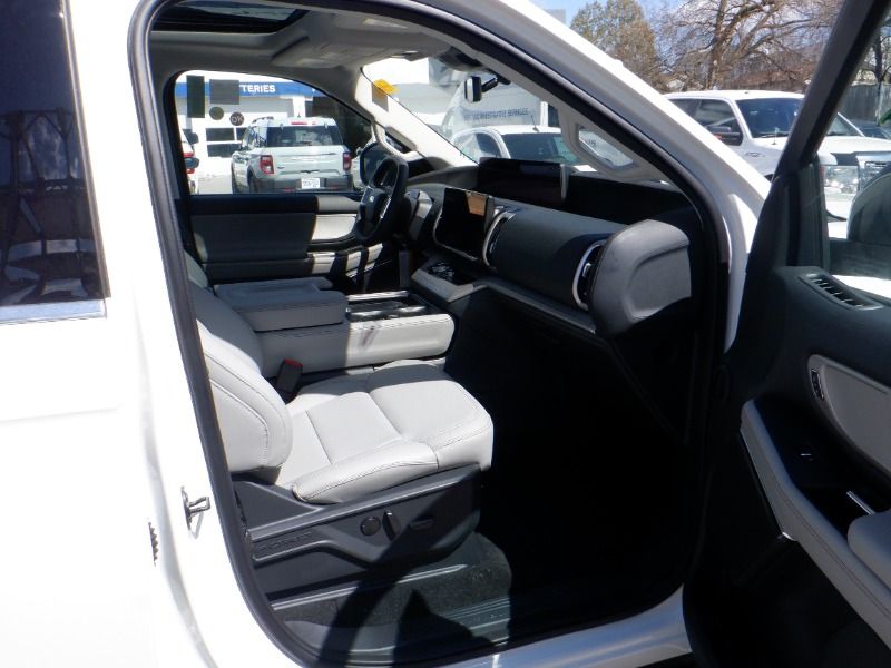 new 2025 Ford Expedition car, priced at $91,665