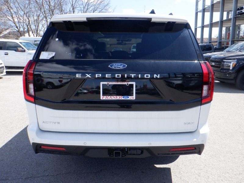 new 2025 Ford Expedition car, priced at $91,665