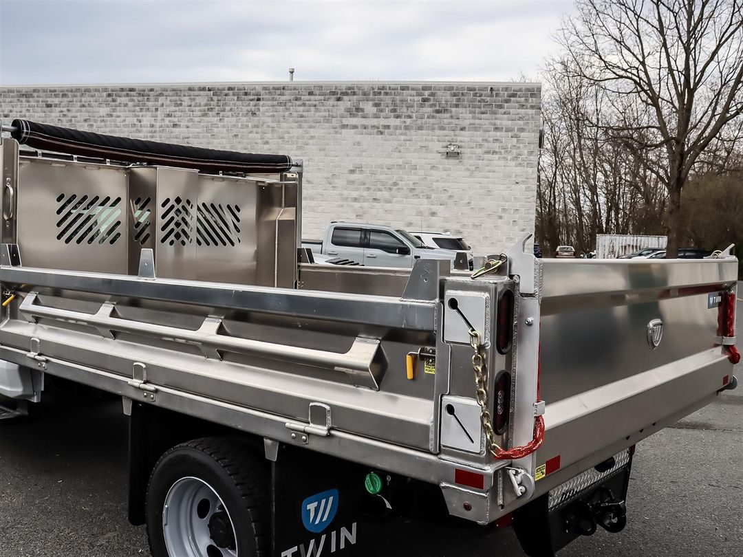 new 2025 Ford Super Duty F-550 DRW car, priced at $92,394