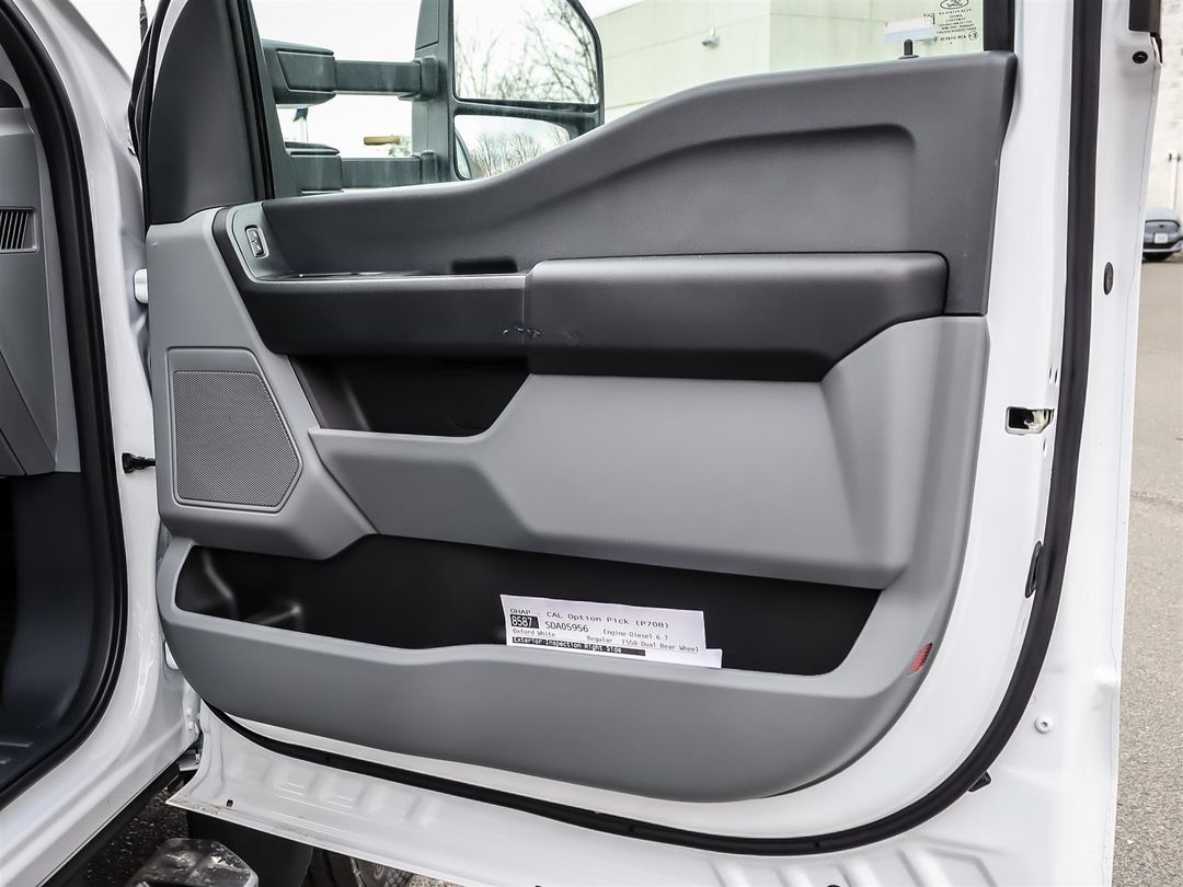 new 2025 Ford Super Duty F-550 DRW car, priced at $92,394